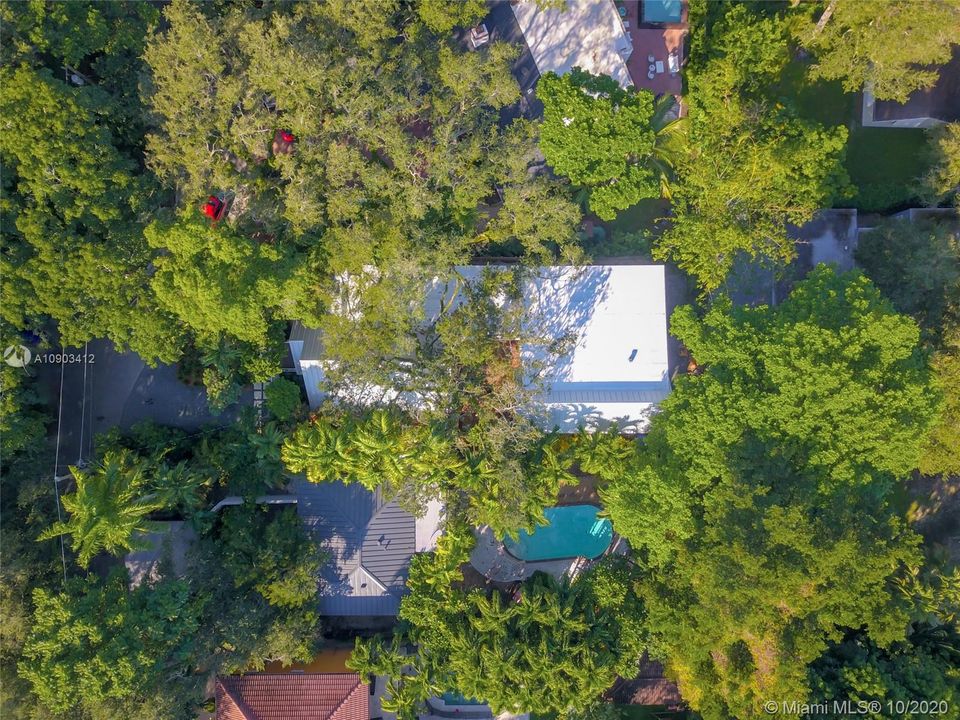 最近售出: $2,495,000 (5 贝兹, 5 浴室, 3432 平方英尺)