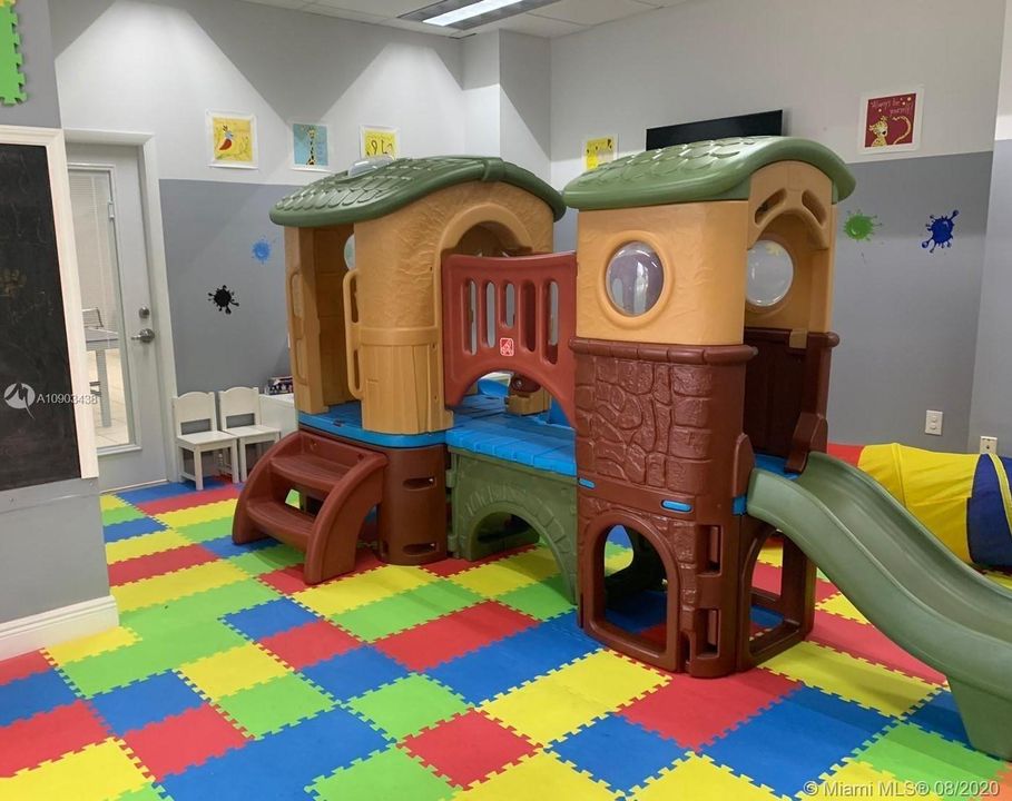 Vendido Recientemente: $217,500 (0 camas, 1 baños, 425 Pies cuadrados)
