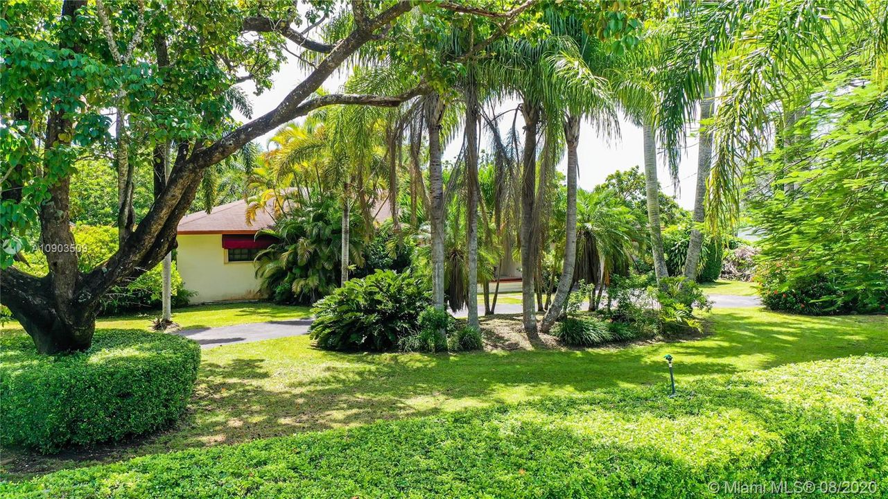 Vendido Recientemente: $525,000 (4 camas, 2 baños, 1887 Pies cuadrados)
