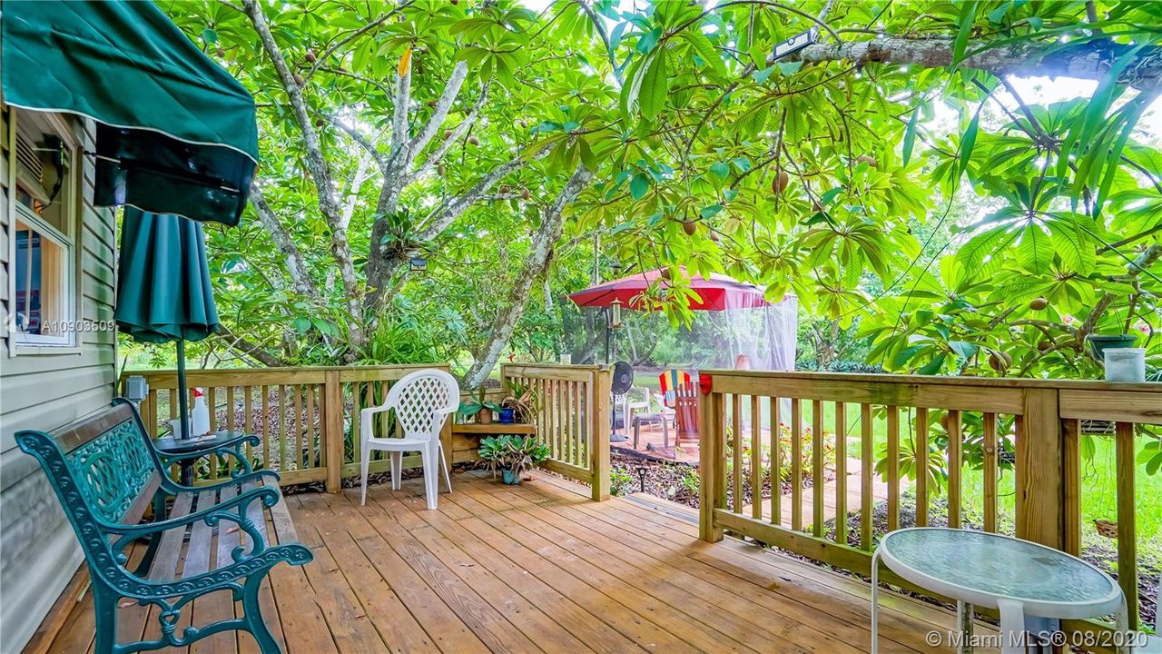 Vendido Recientemente: $525,000 (4 camas, 2 baños, 1887 Pies cuadrados)