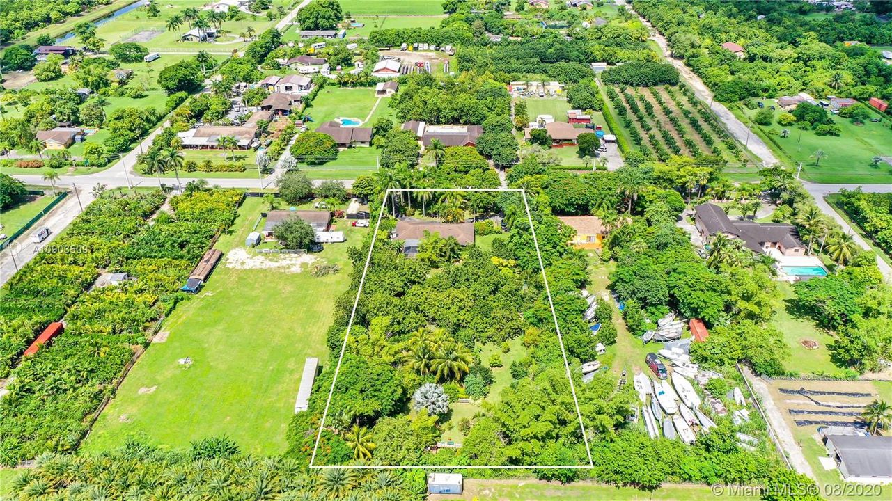 Vendido Recientemente: $525,000 (4 camas, 2 baños, 1887 Pies cuadrados)