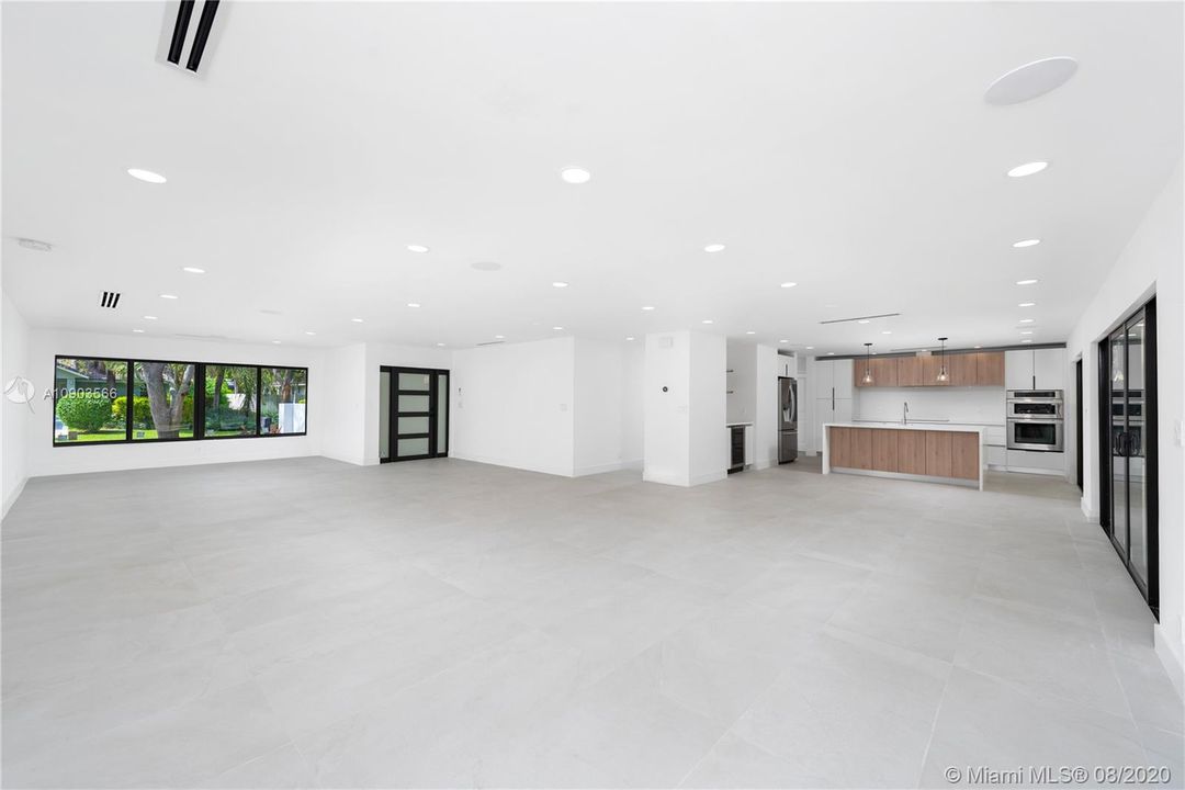 Недавно продано: $799,000 (4 спален, 3 ванн, 2781 Квадратных фут)