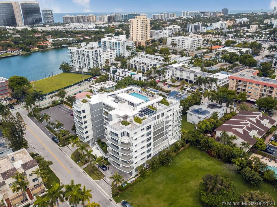 Recently Rented: $3,400 (2 beds, 2 baths, 1463 Square Feet)