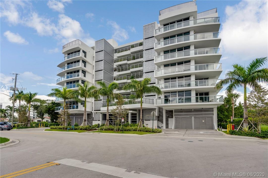 Recently Rented: $3,400 (2 beds, 2 baths, 1463 Square Feet)