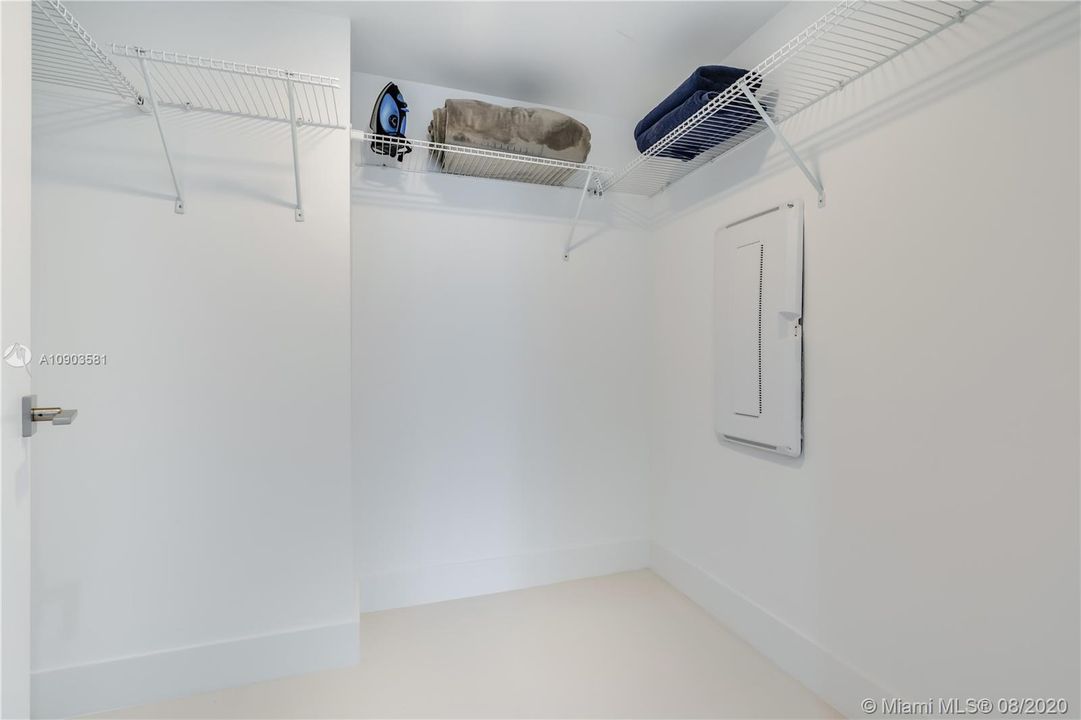 Recently Rented: $3,400 (2 beds, 2 baths, 1463 Square Feet)
