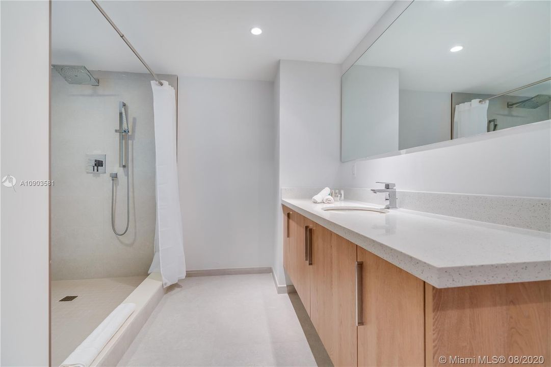 Recently Rented: $3,400 (2 beds, 2 baths, 1463 Square Feet)