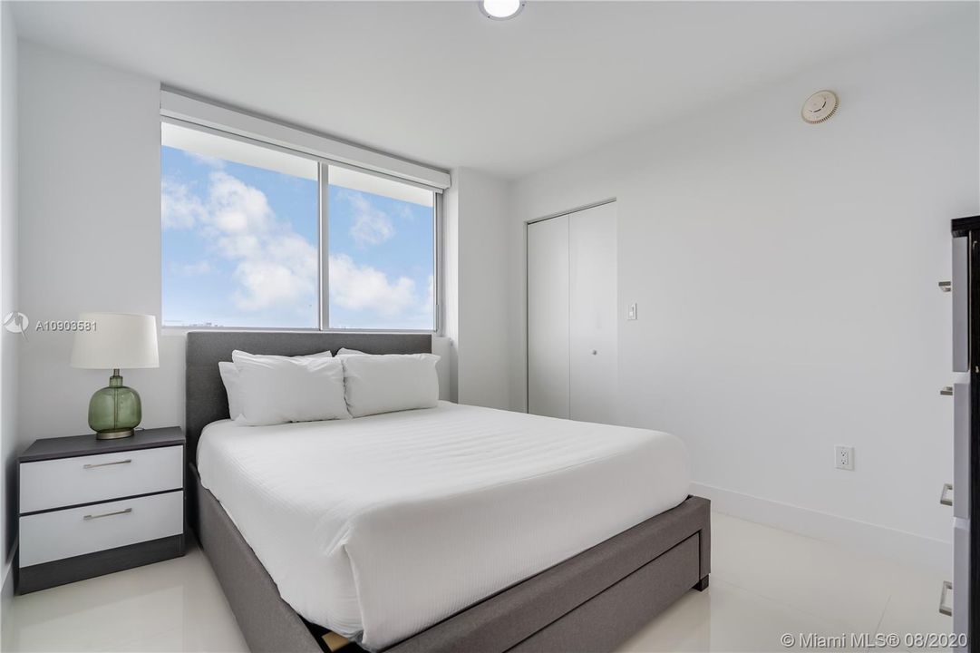 Recently Rented: $3,400 (2 beds, 2 baths, 1463 Square Feet)