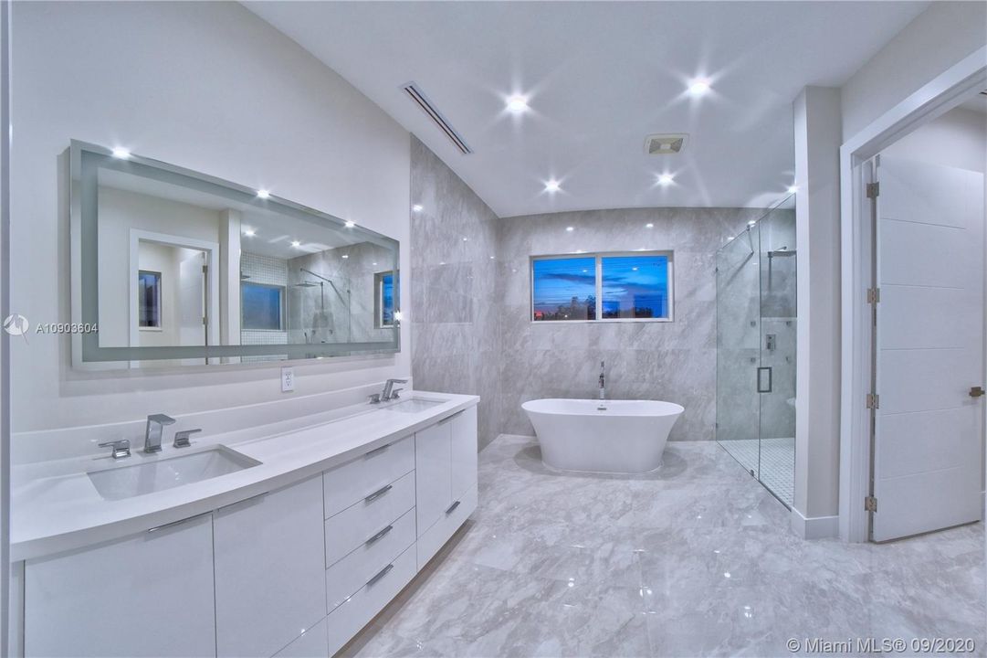 Vendido Recientemente: $1,295,000 (5 camas, 5 baños, 0 Pies cuadrados)