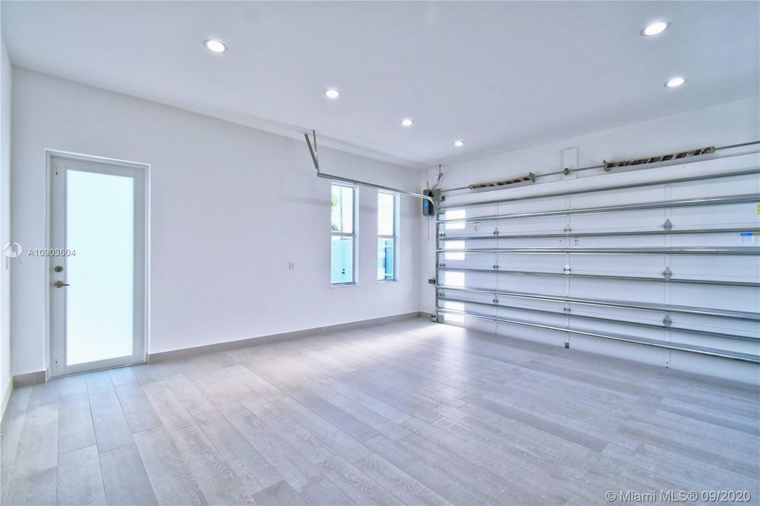 Vendido Recientemente: $1,295,000 (5 camas, 5 baños, 0 Pies cuadrados)
