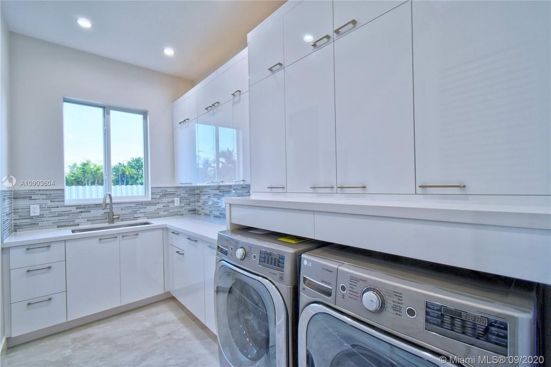 Vendido Recientemente: $1,295,000 (5 camas, 5 baños, 0 Pies cuadrados)