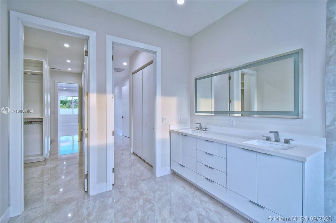 Vendido Recientemente: $1,295,000 (5 camas, 5 baños, 0 Pies cuadrados)