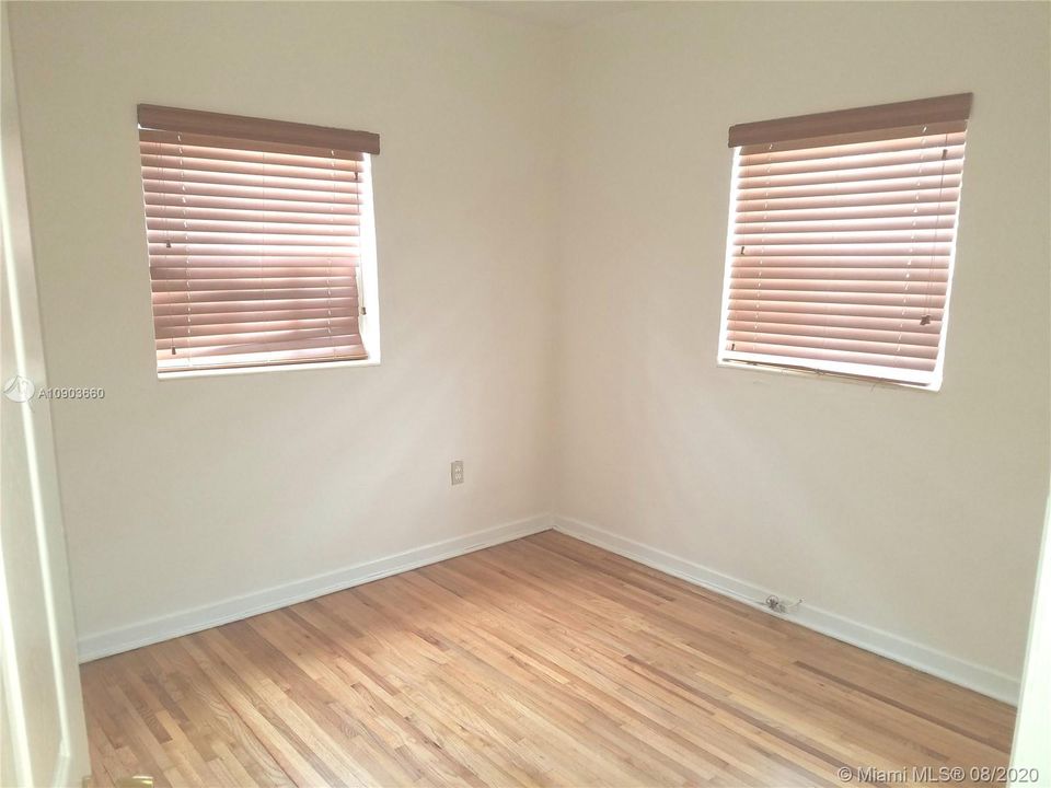 Recientemente alquilado: $2,000 (3 camas, 1 baños, 960 Pies cuadrados)