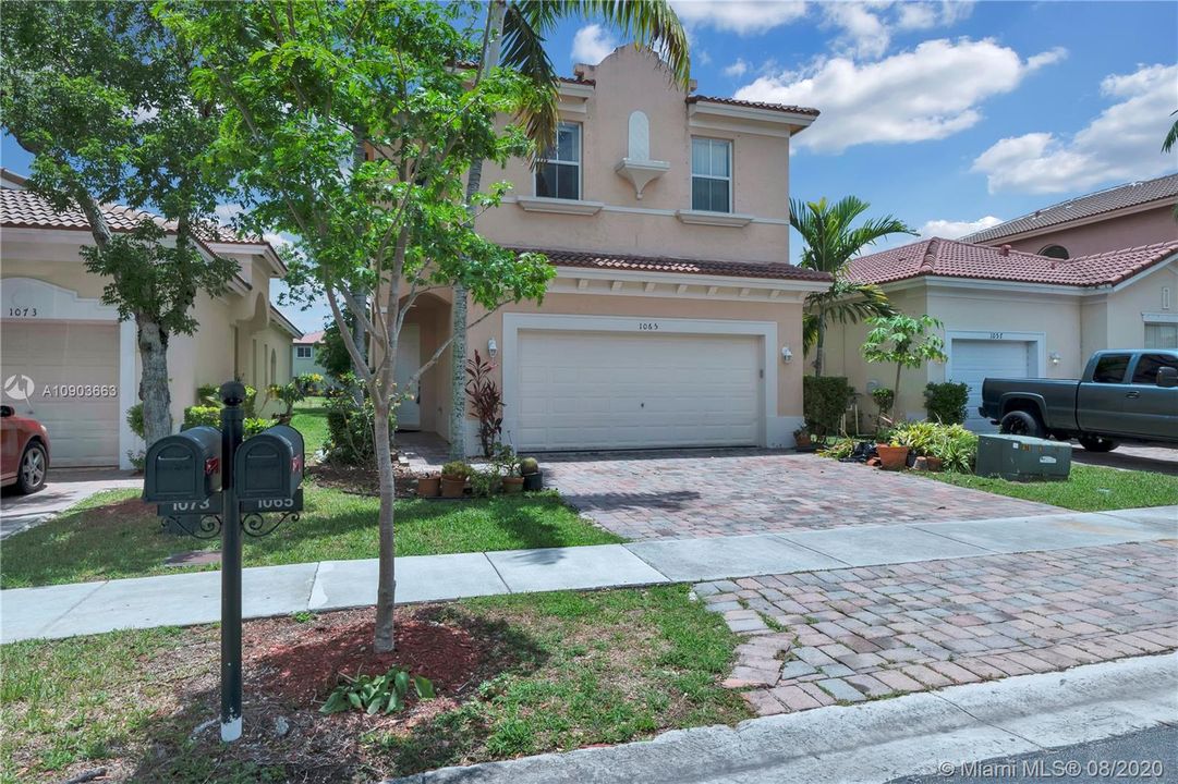 Recently Sold: $300,000 (5 beds, 3 baths, 2063 Square Feet)