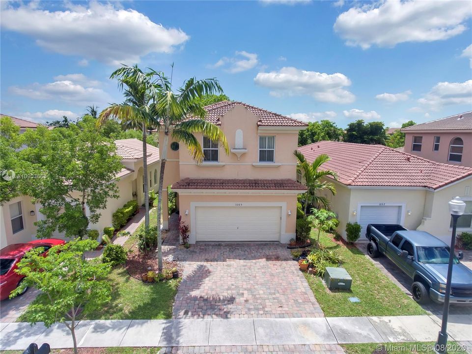 Recently Sold: $300,000 (5 beds, 3 baths, 2063 Square Feet)