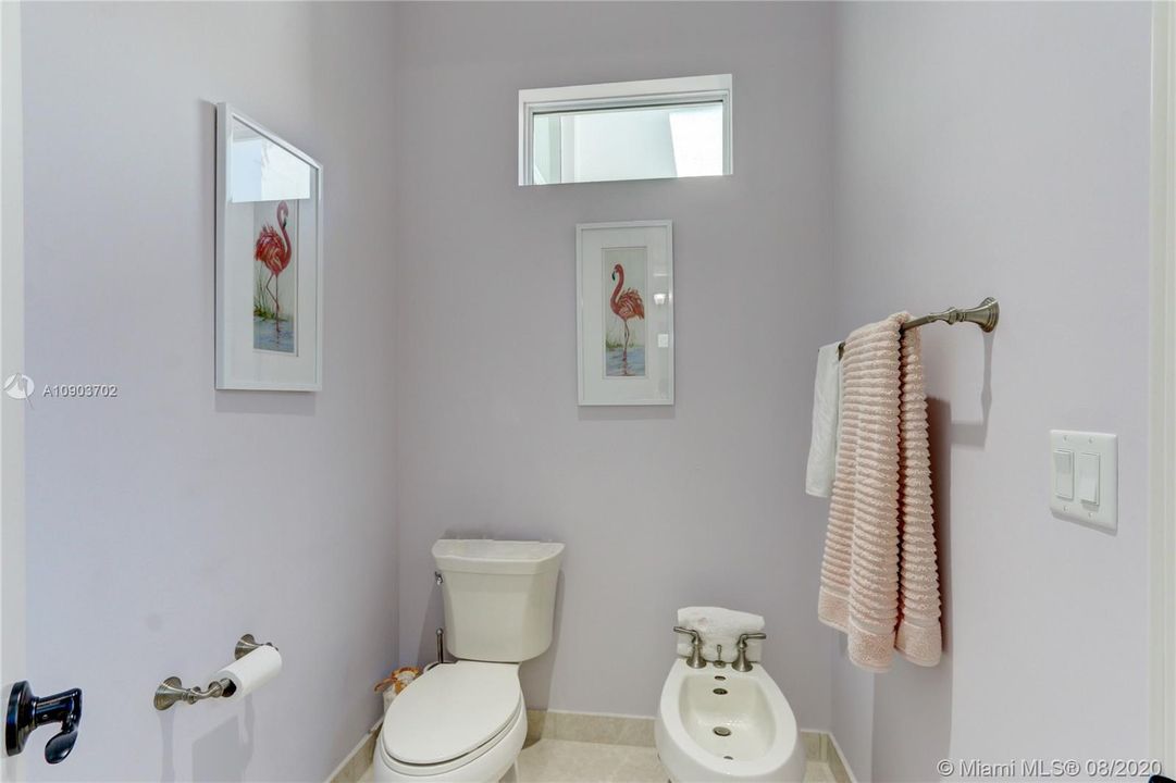 Vendido Recientemente: $1,649,000 (4 camas, 5 baños, 4465 Pies cuadrados)