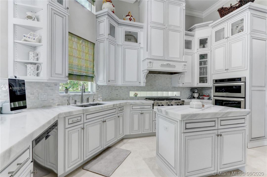 Vendido Recientemente: $1,649,000 (4 camas, 5 baños, 4465 Pies cuadrados)