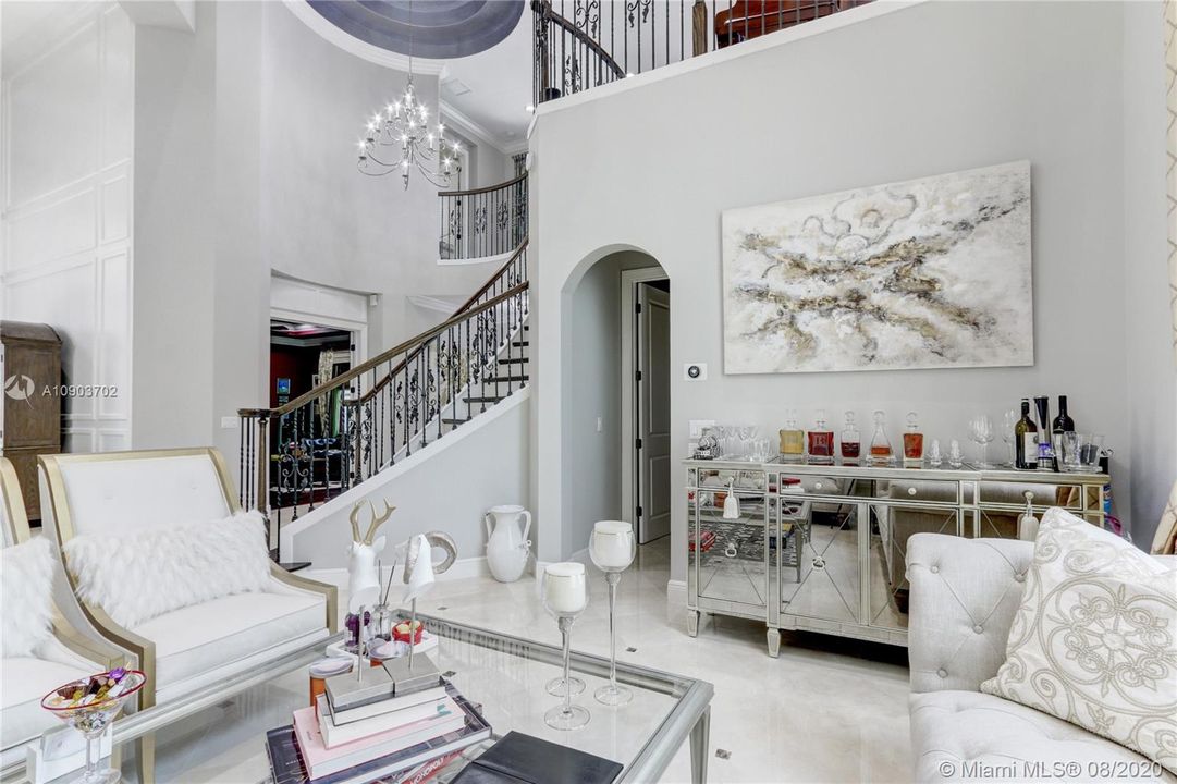 Vendido Recientemente: $1,649,000 (4 camas, 5 baños, 4465 Pies cuadrados)