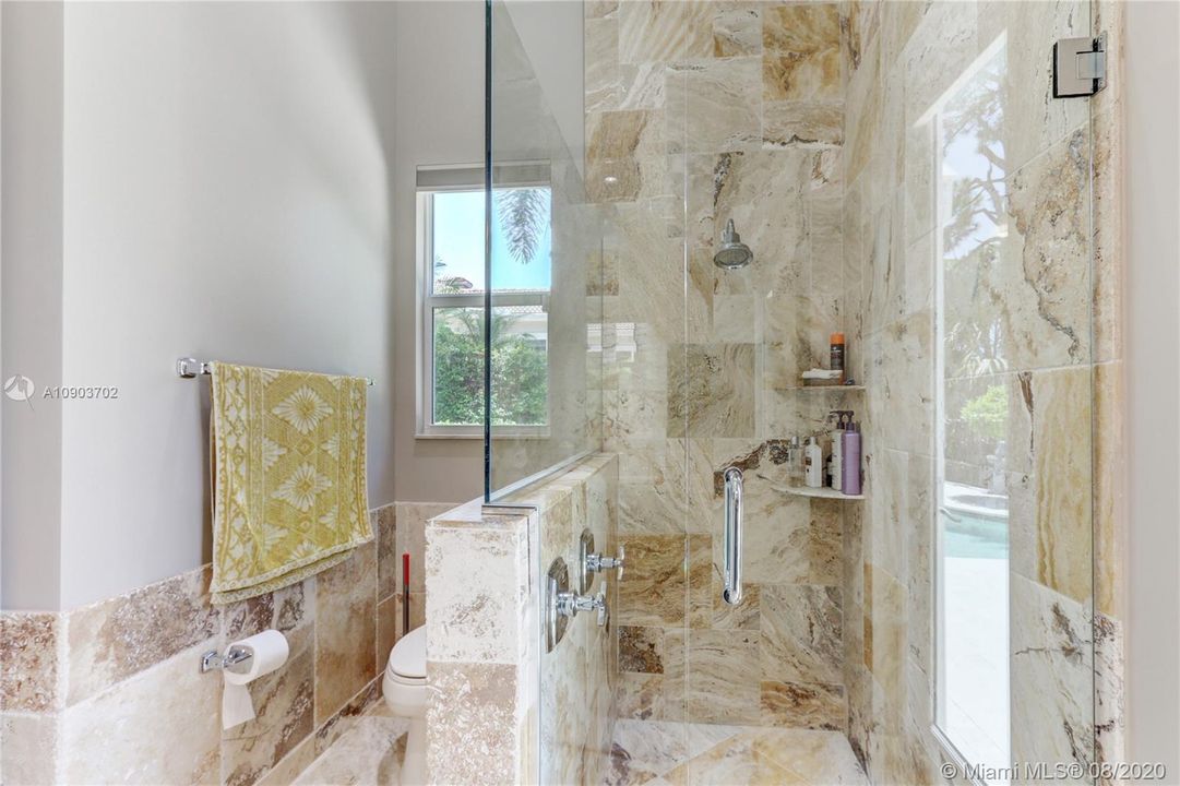 Vendido Recientemente: $1,649,000 (4 camas, 5 baños, 4465 Pies cuadrados)