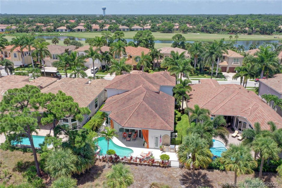 Vendido Recientemente: $1,649,000 (4 camas, 5 baños, 4465 Pies cuadrados)
