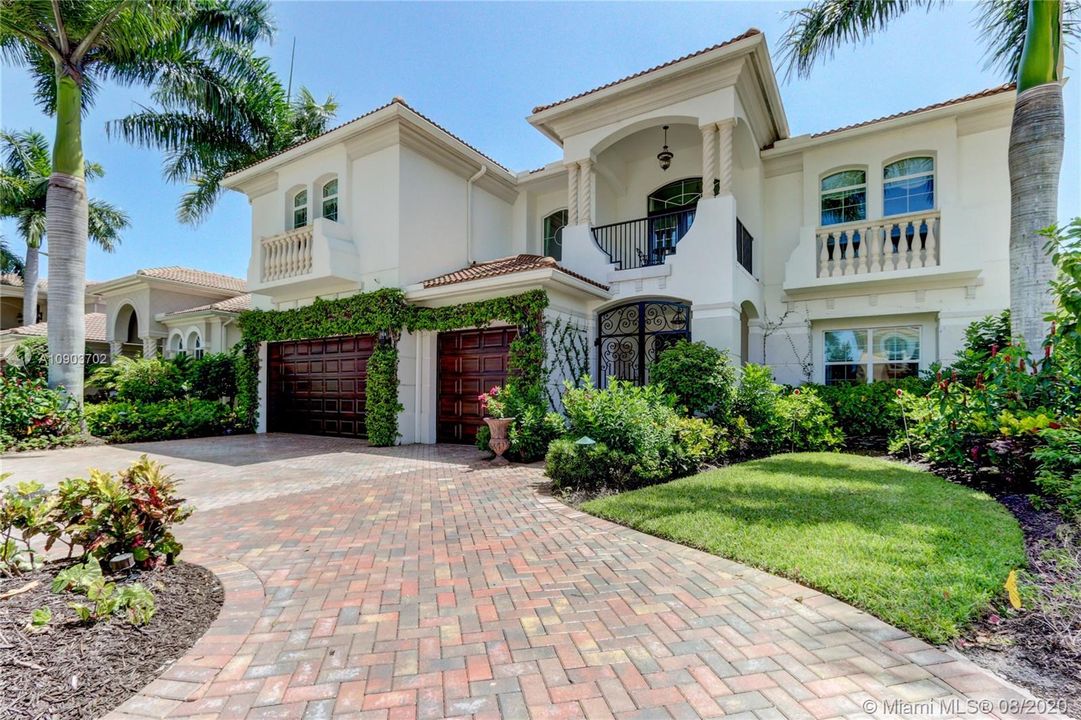 Vendido Recientemente: $1,649,000 (4 camas, 5 baños, 4465 Pies cuadrados)
