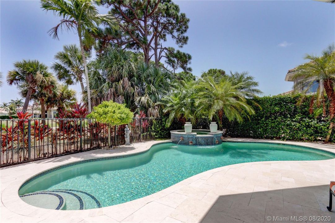 Vendido Recientemente: $1,649,000 (4 camas, 5 baños, 4465 Pies cuadrados)