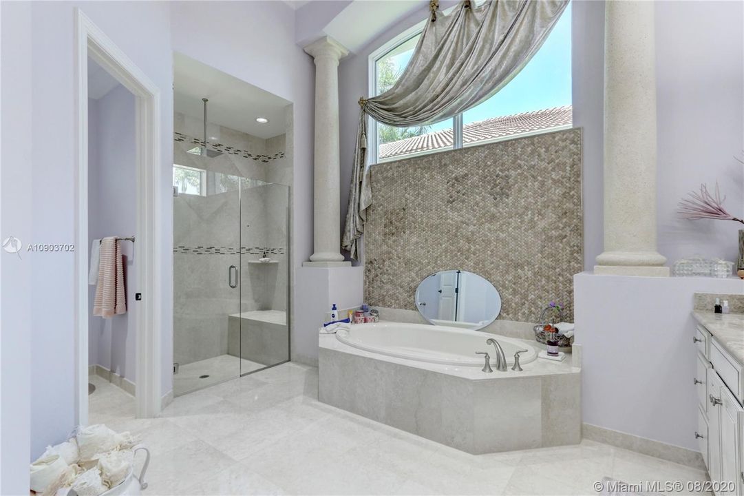 Vendido Recientemente: $1,649,000 (4 camas, 5 baños, 4465 Pies cuadrados)