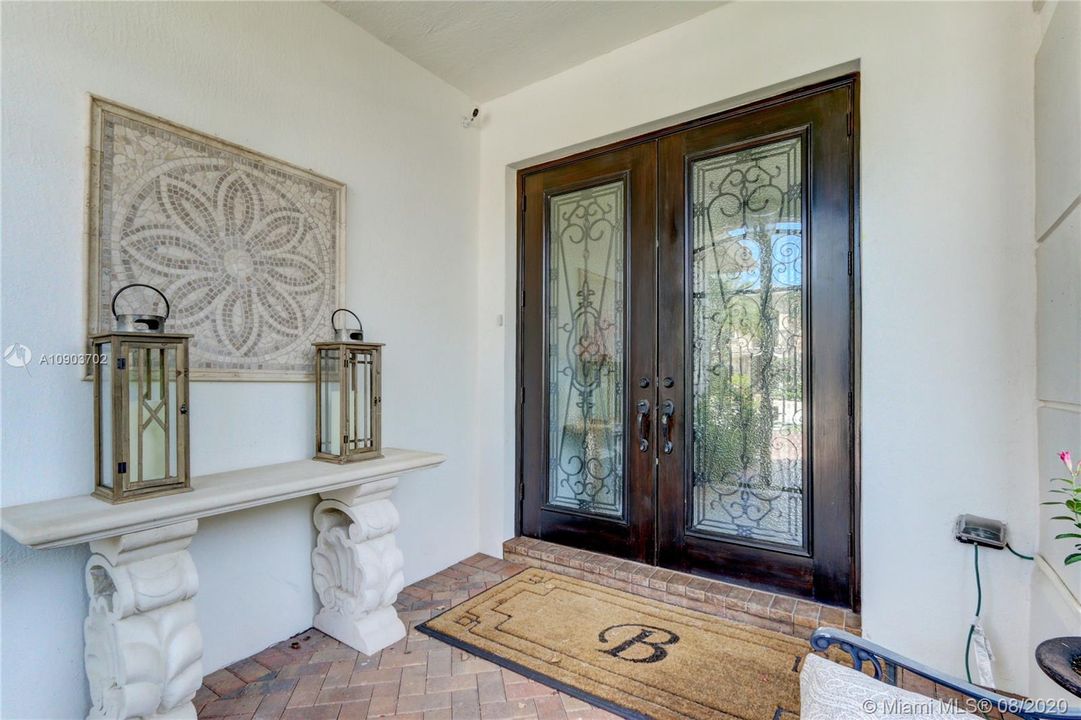 Vendido Recientemente: $1,649,000 (4 camas, 5 baños, 4465 Pies cuadrados)