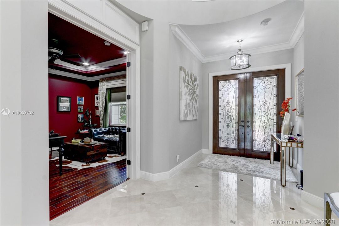 Vendido Recientemente: $1,649,000 (4 camas, 5 baños, 4465 Pies cuadrados)