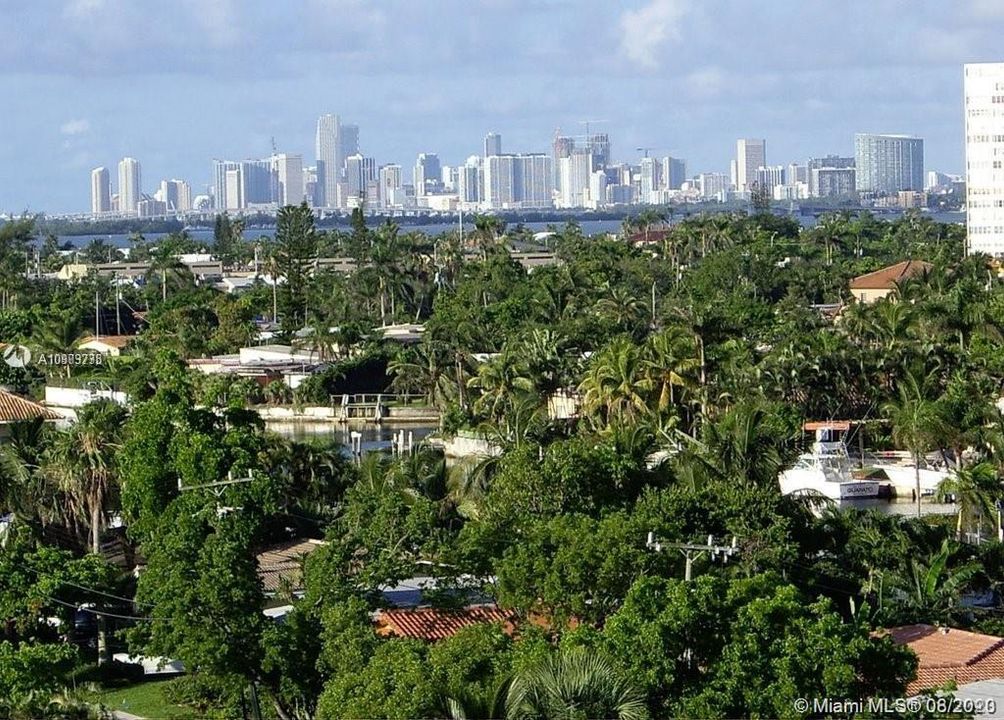 Recently Rented: $1,290 (1 beds, 1 baths, 723 Square Feet)