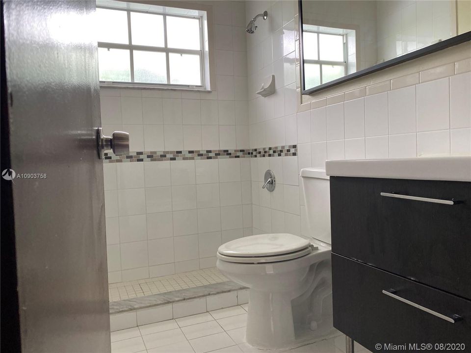 最近租的: $2,400 (3 贝兹, 2 浴室, 2968 平方英尺)