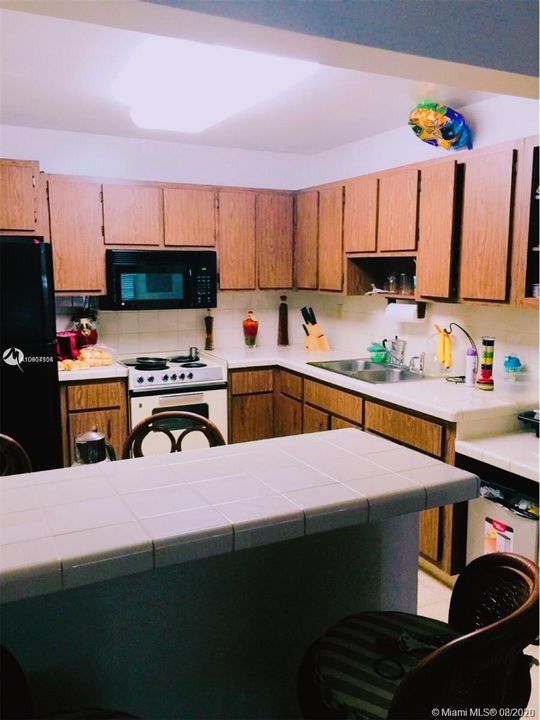 Vendido Recientemente: $160,000 (2 camas, 1 baños, 828 Pies cuadrados)