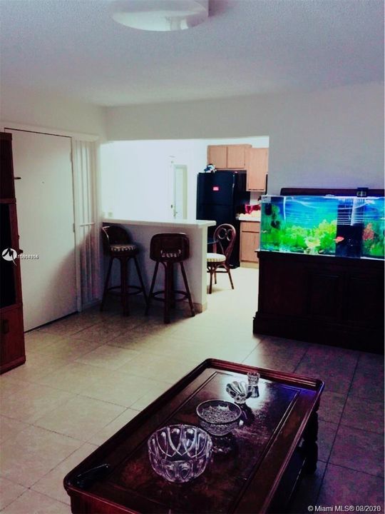 Vendido Recientemente: $160,000 (2 camas, 1 baños, 828 Pies cuadrados)