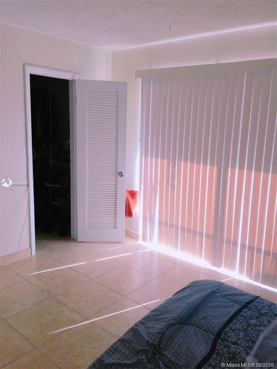 Vendido Recientemente: $160,000 (2 camas, 1 baños, 828 Pies cuadrados)