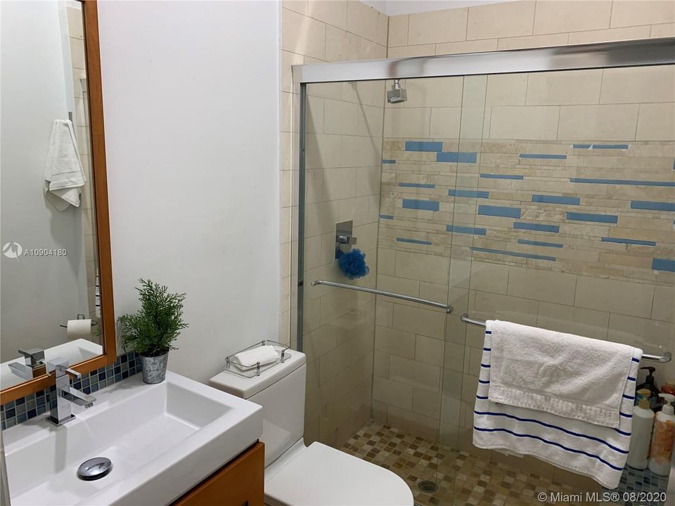 最近租的: $2,850 (3 贝兹, 2 浴室, 1850 平方英尺)