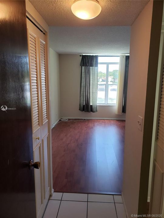 Recently Rented: $950 (1 beds, 1 baths, 800 Square Feet)