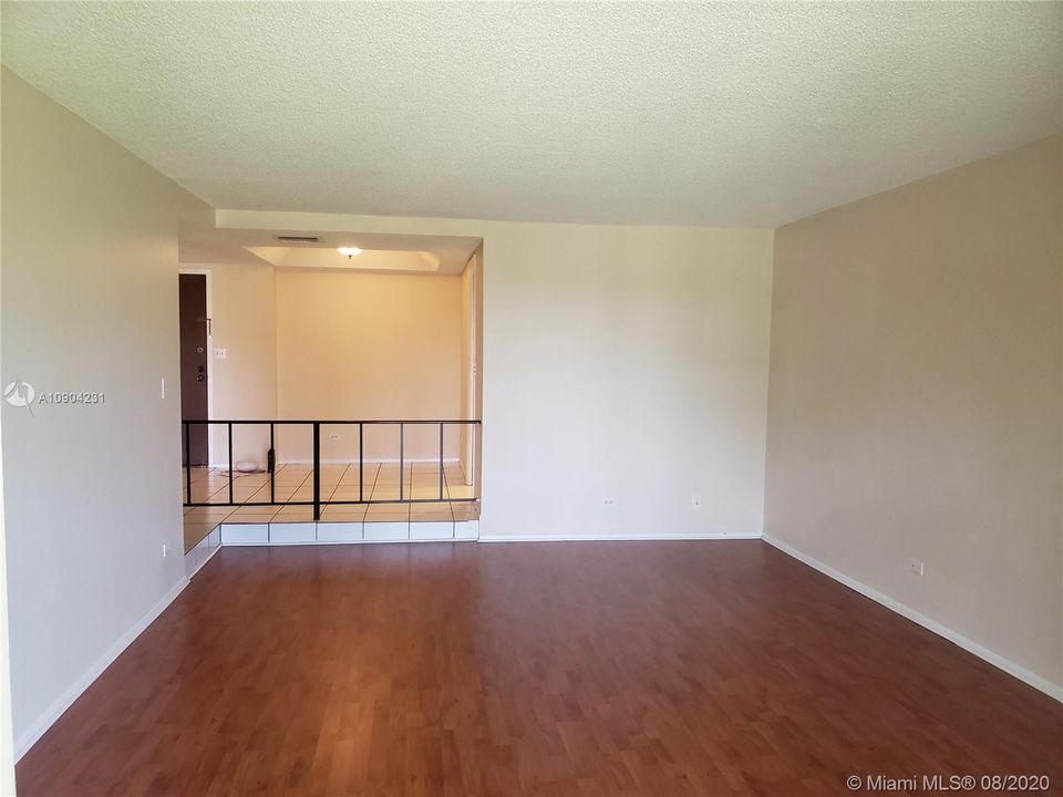 Recently Rented: $950 (1 beds, 1 baths, 800 Square Feet)