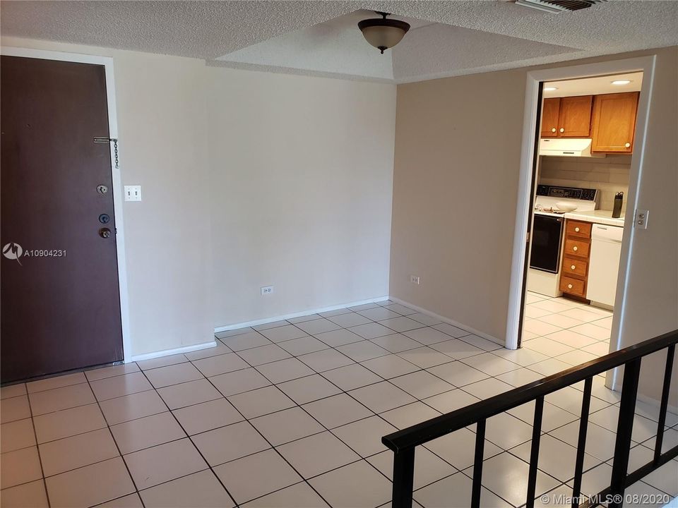 Recently Rented: $950 (1 beds, 1 baths, 800 Square Feet)