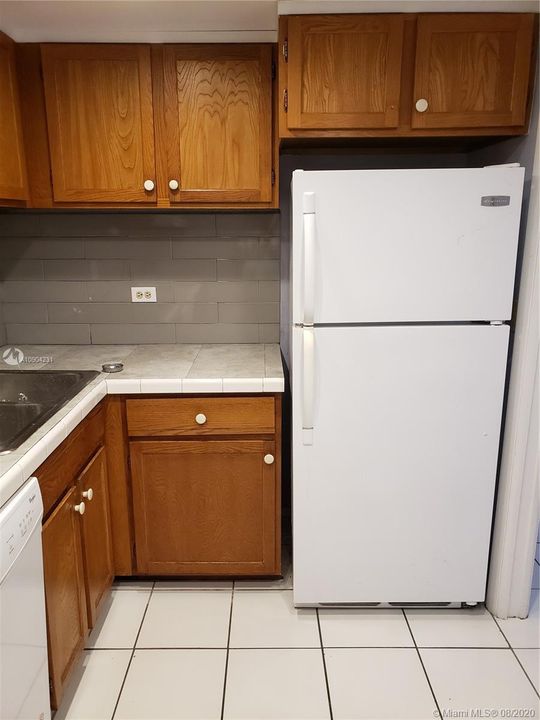 Recently Rented: $950 (1 beds, 1 baths, 800 Square Feet)