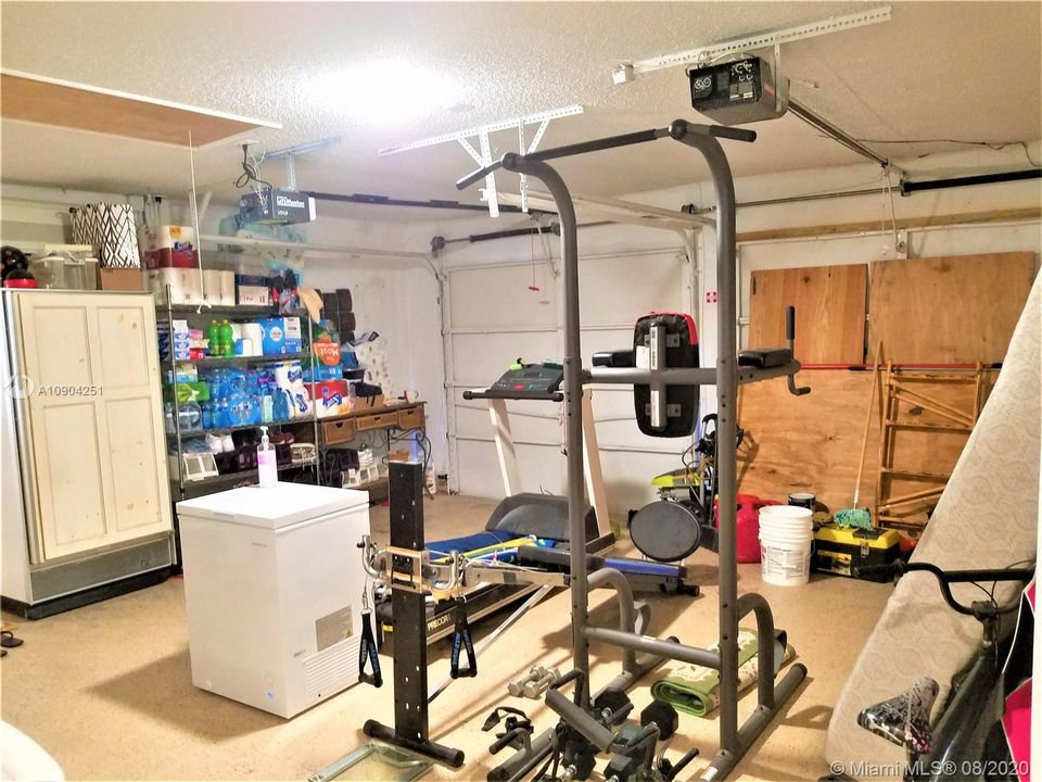 Vendido Recientemente: $295,778 (3 camas, 2 baños, 1301 Pies cuadrados)