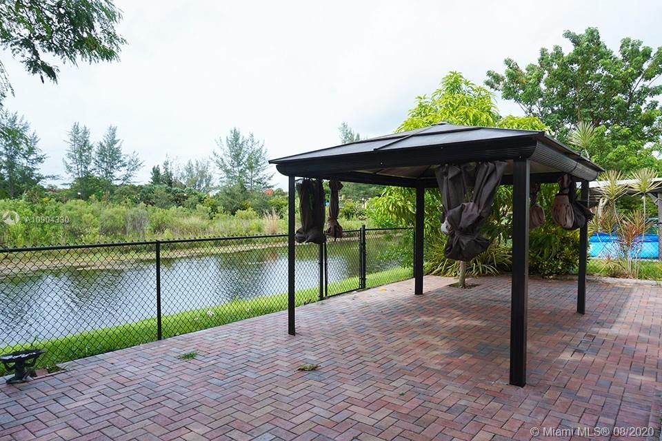 最近售出: $384,990 (3 贝兹, 2 浴室, 2080 平方英尺)