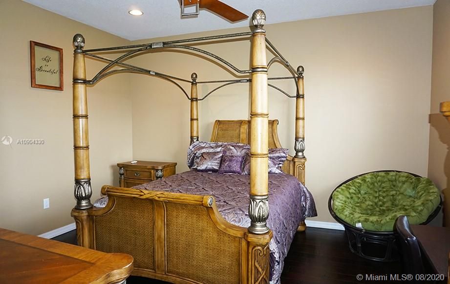 最近售出: $384,990 (3 贝兹, 2 浴室, 2080 平方英尺)