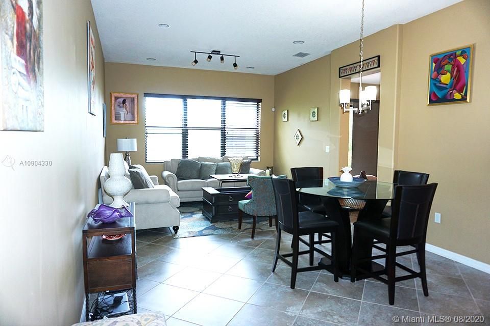 最近售出: $384,990 (3 贝兹, 2 浴室, 2080 平方英尺)