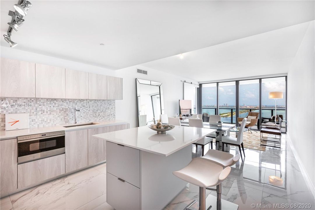 Recently Sold: $1,265,000 (3 beds, 3 baths, 1526 Square Feet)