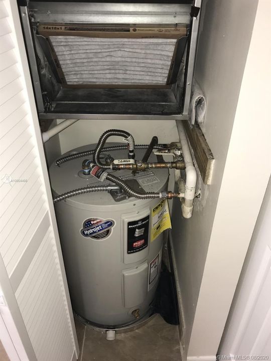 Vendido Recientemente: $112,500 (2 camas, 2 baños, 950 Pies cuadrados)