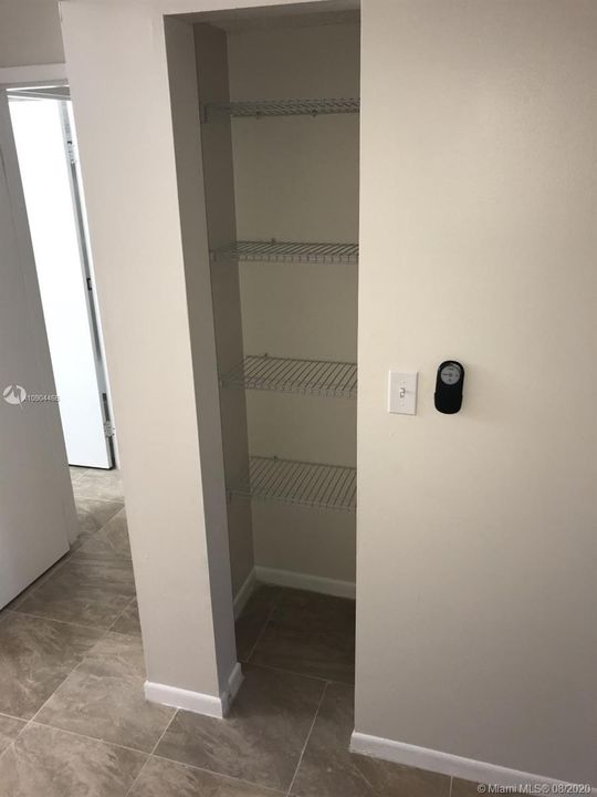 Vendido Recientemente: $112,500 (2 camas, 2 baños, 950 Pies cuadrados)