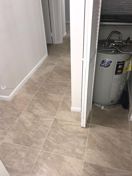 Vendido Recientemente: $112,500 (2 camas, 2 baños, 950 Pies cuadrados)