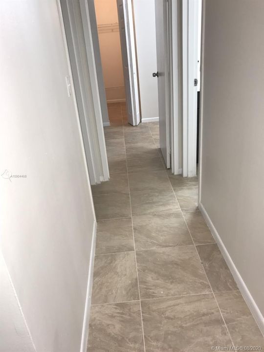 Vendido Recientemente: $112,500 (2 camas, 2 baños, 950 Pies cuadrados)
