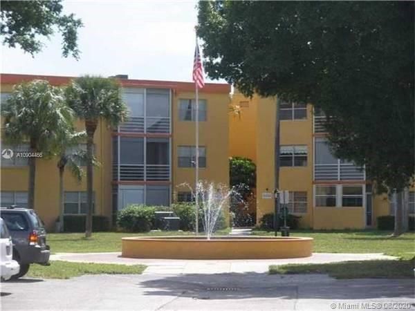 Vendido Recientemente: $112,500 (2 camas, 2 baños, 950 Pies cuadrados)