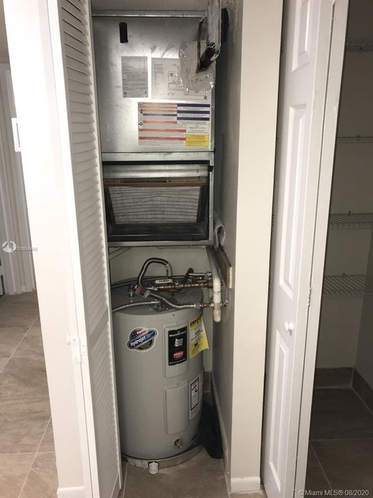 Vendido Recientemente: $112,500 (2 camas, 2 baños, 950 Pies cuadrados)