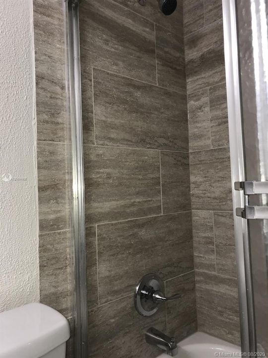 Vendido Recientemente: $112,500 (2 camas, 2 baños, 950 Pies cuadrados)